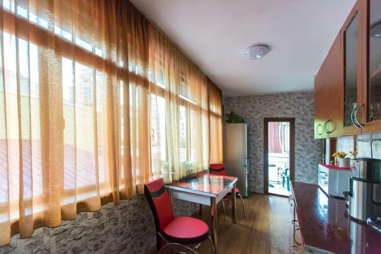 Квартира У Бульвара 1 Batumi Ngoại thất bức ảnh